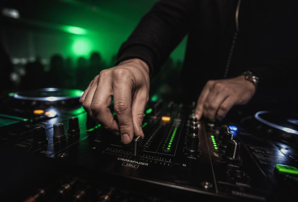 Creative EQing: Carving Space in the Frequency Spectrum